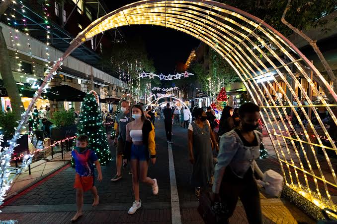 Johannesburg Lights Up For Christmas And Festive Season (Pictures)
