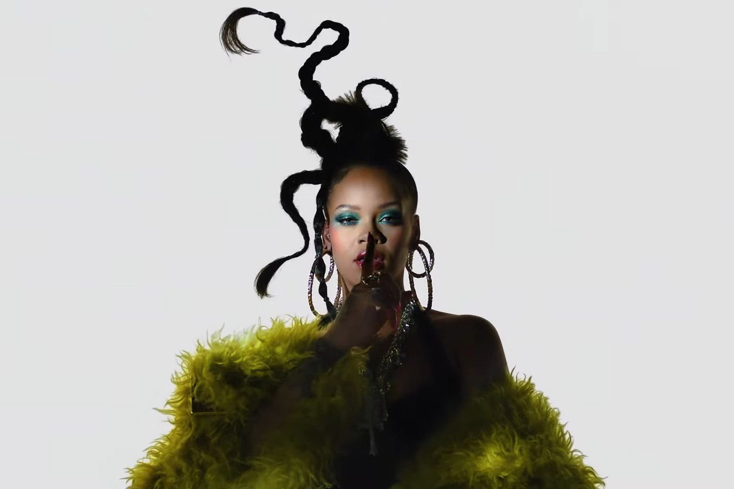 Rihanna – Essenciais